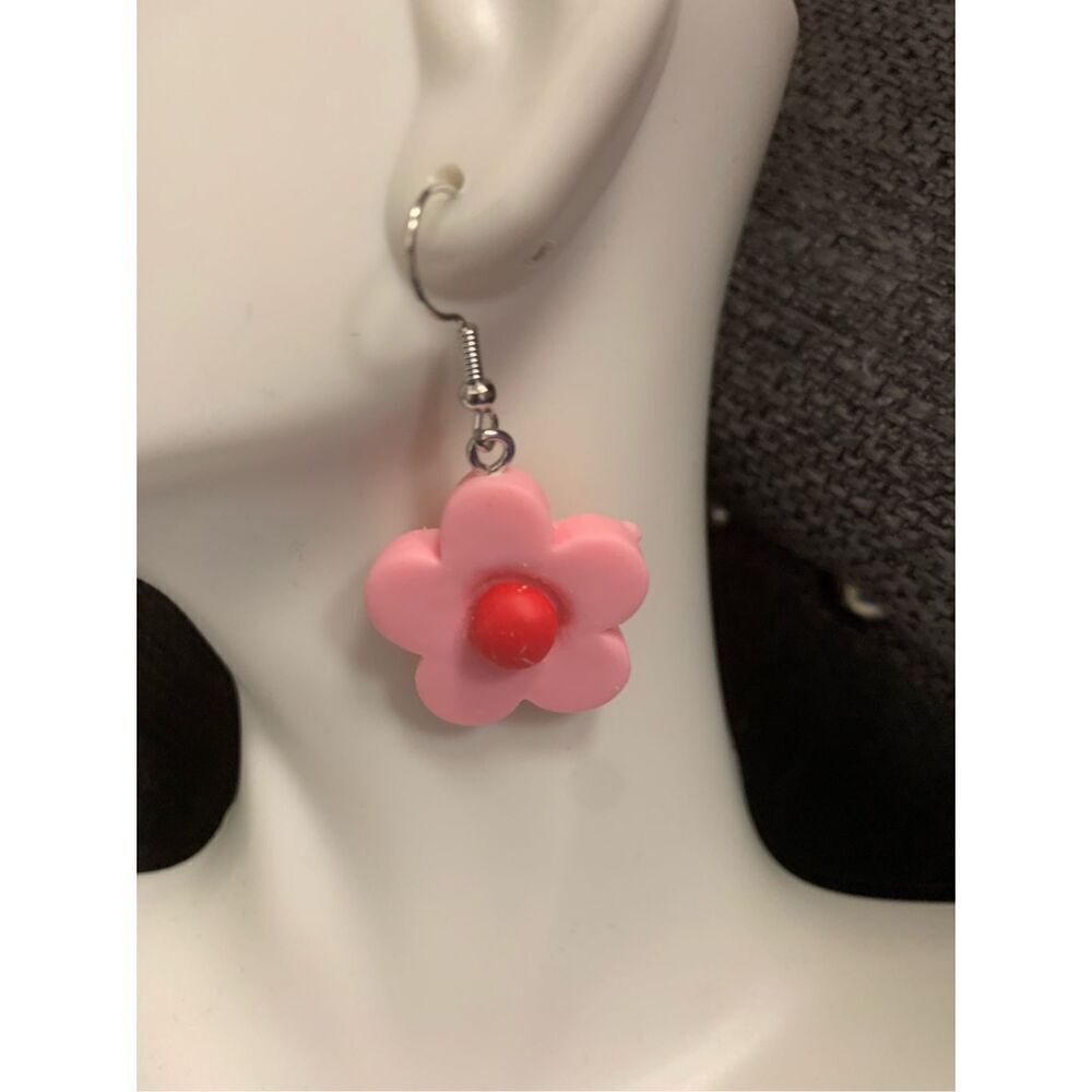 Daisy Dangle Flower Earrings - Picture 2 of 2